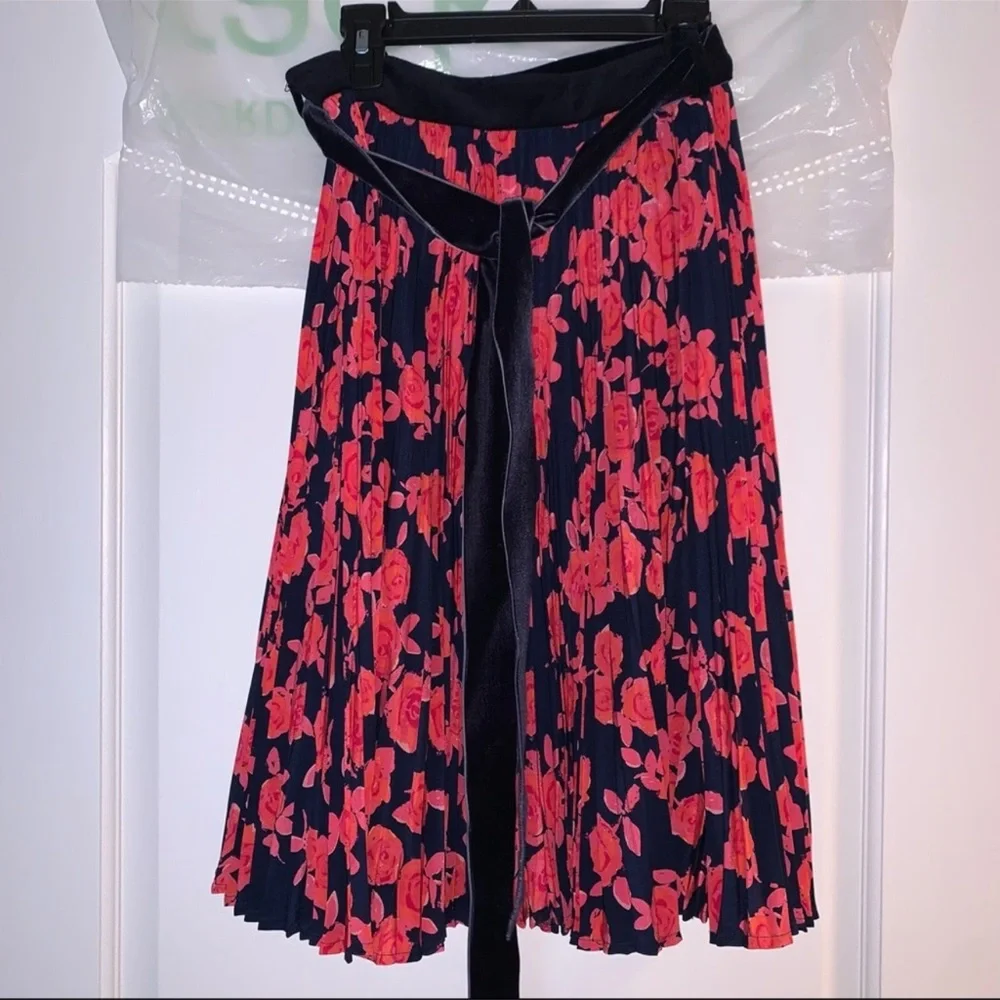 EUC TORY BURCH SKIRT💗💗💗 - Picture 2 of 6